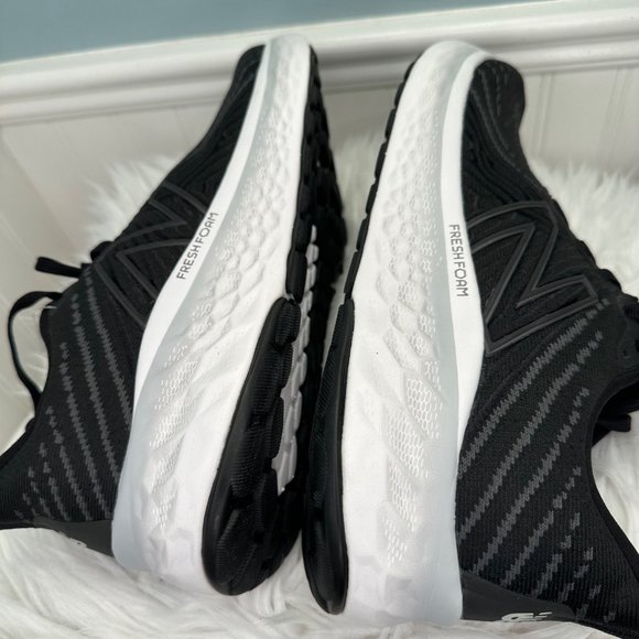 New Balance Men's 11 2E WIDE Fresh Foam X Vongo V5 Running Shoe Black - Picture 12 of 15